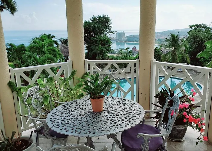Blue Topaz Holiday home Ocho Rios