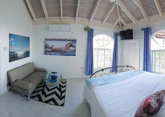 Blue Topaz Holiday home *